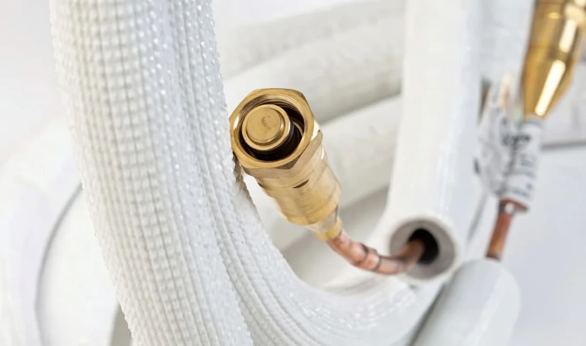 Quick connect mini split — Zone Air brass quick-connect, pre-charged line set fittings that hand-tighten for DIY installation